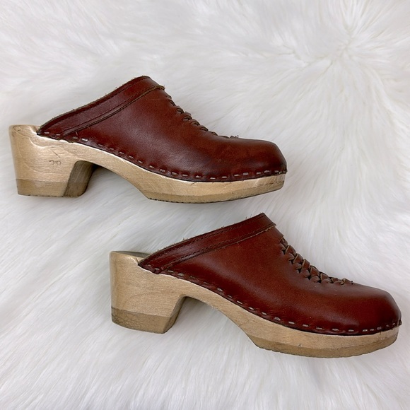 No. 6 Heidi Woven Clog - Picture 3 of 8